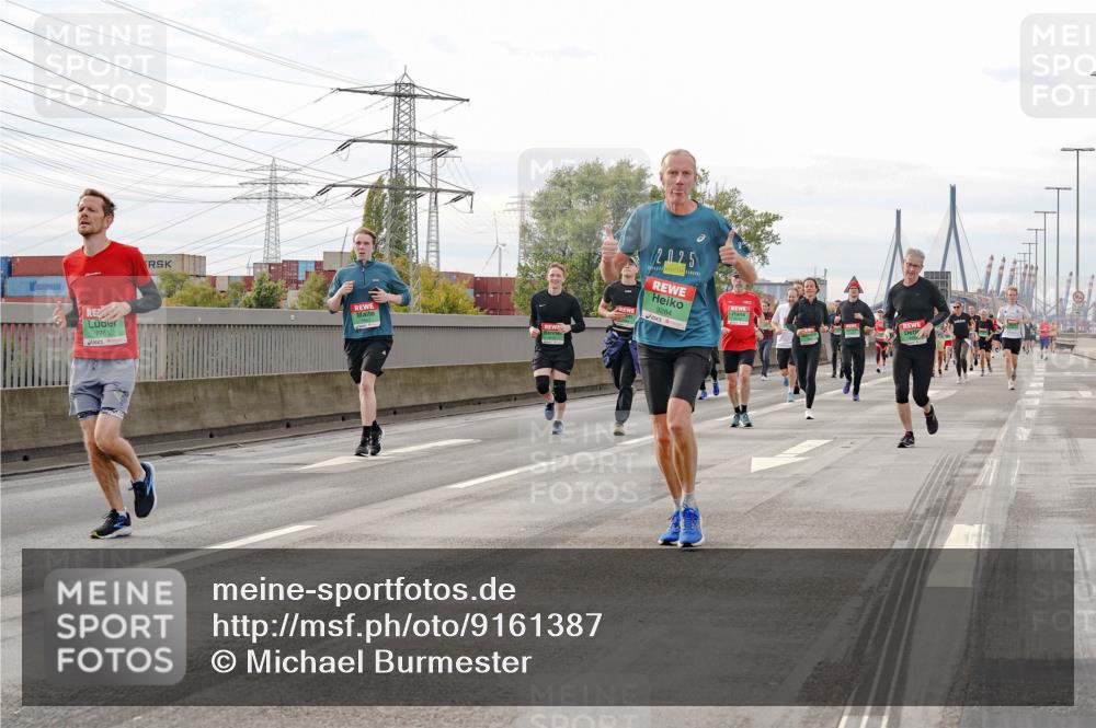 03.10.2025 - Köhlbrandbrückenlauf Michael Burmester http://msf.ph/oto/9161387 03.10.2025 15:59:28 Position 3 7761, 2, 025, 9284 meine-sportfotos.de