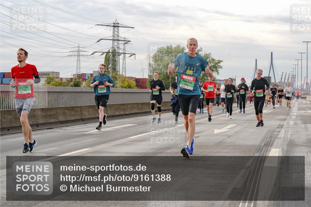03.10.2025 - Köhlbrandbrückenlauf Michael Burmester http://msf.ph/oto/9161388 03.10.2025 15:59:28 Position 3 7761, 025, 9284 meine-sportfotos.de