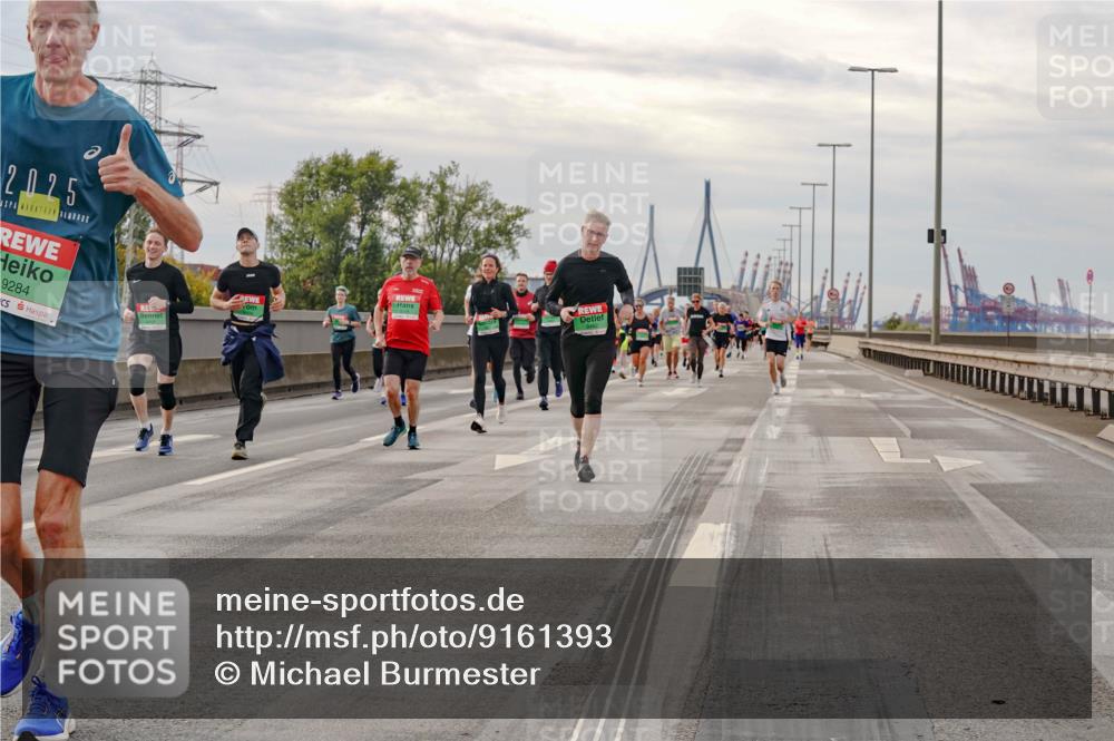 03.10.2025 - Köhlbrandbrückenlauf Michael Burmester http://msf.ph/oto/9161393 03.10.2025 15:59:30 Position 3 2025, 9284 meine-sportfotos.de