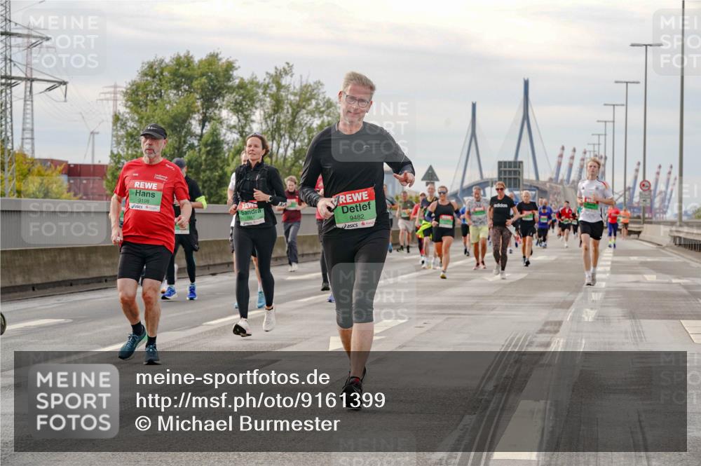03.10.2025 - Köhlbrandbrückenlauf Michael Burmester http://msf.ph/oto/9161399 03.10.2025 15:59:31 Position 3 9482, 9198, 765 meine-sportfotos.de