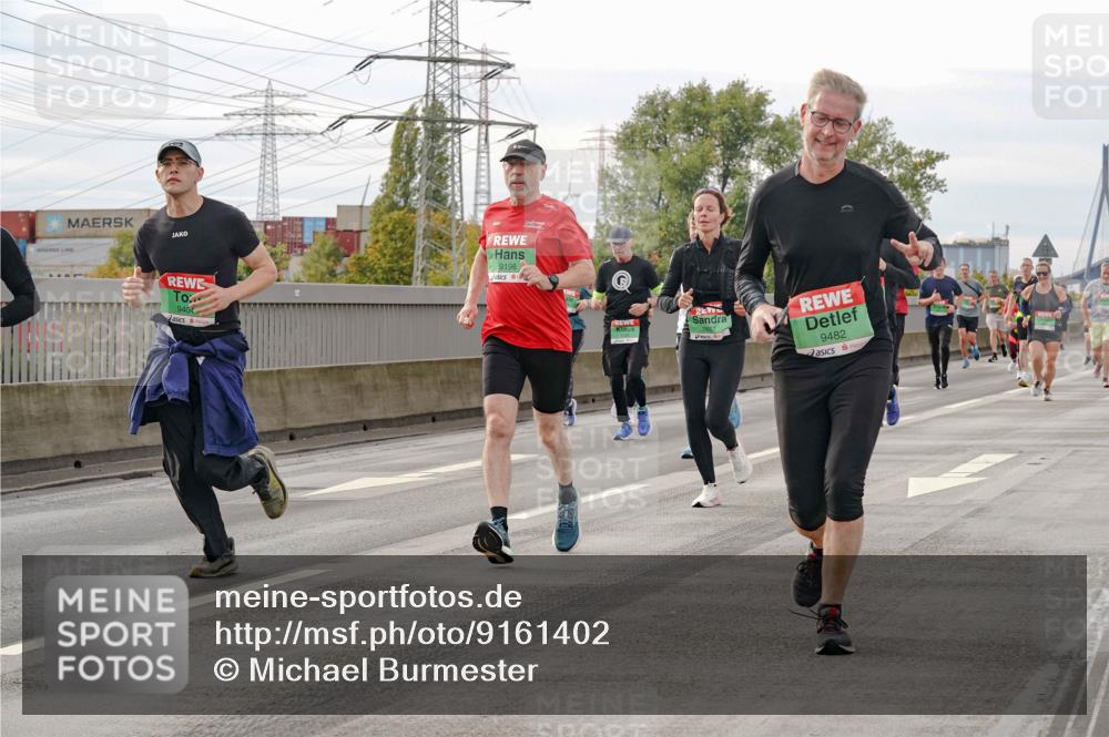 03.10.2025 - Köhlbrandbrückenlauf Michael Burmester http://msf.ph/oto/9161402 03.10.2025 15:59:32 Position 3 940, 9198, 9482 meine-sportfotos.de