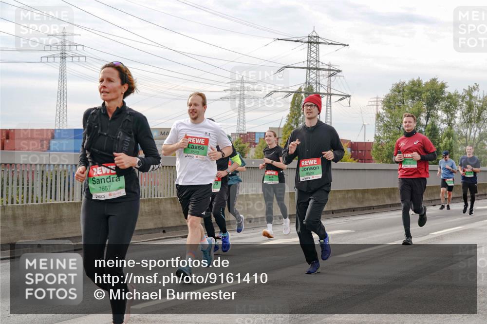 03.10.2025 - Köhlbrandbrückenlauf Michael Burmester http://msf.ph/oto/9161410 03.10.2025 15:59:35 Position 3 7657, 8540, 8529 meine-sportfotos.de