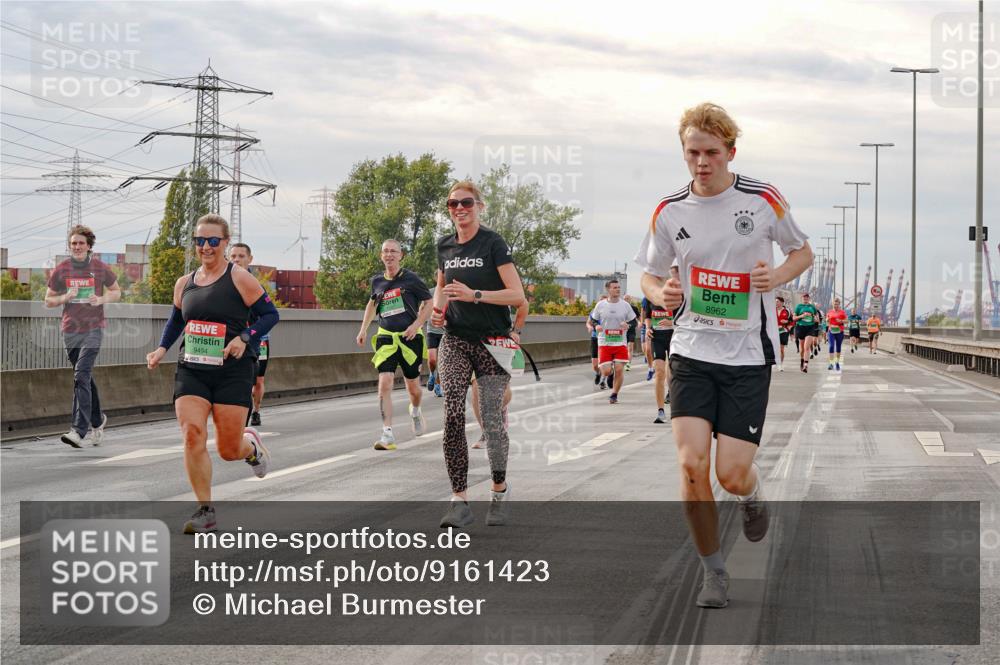 03.10.2025 - Köhlbrandbrückenlauf Michael Burmester http://msf.ph/oto/9161423 03.10.2025 15:59:39 Position 3 9494, 8962 meine-sportfotos.de
