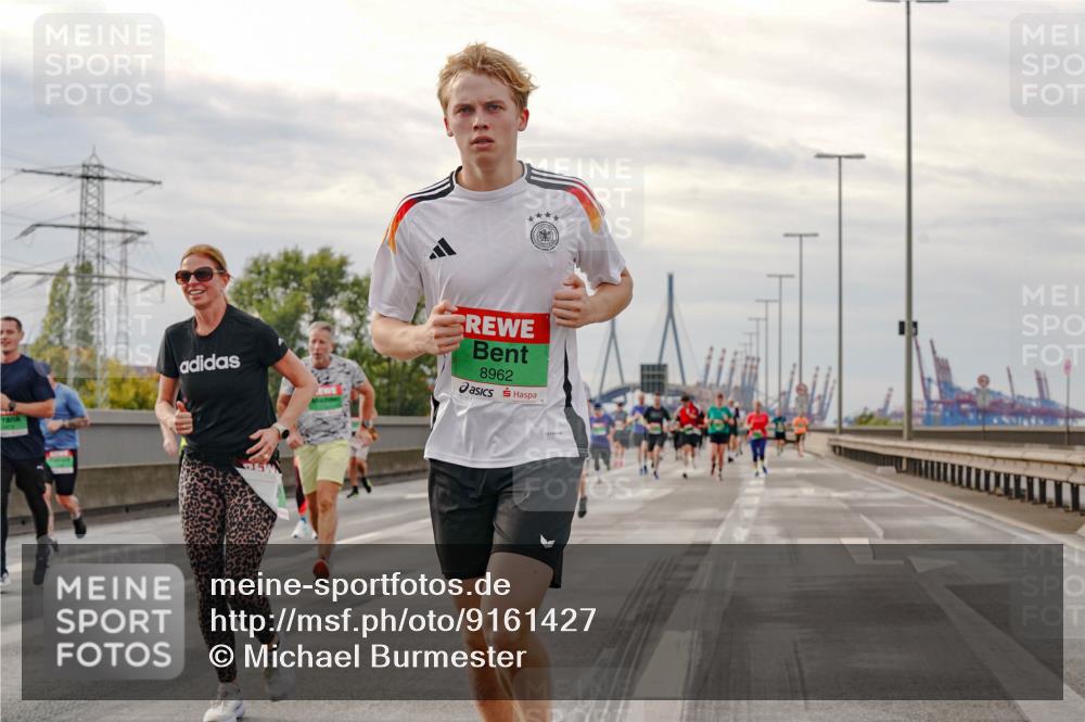 03.10.2025 - Köhlbrandbrückenlauf Michael Burmester http://msf.ph/oto/9161427 03.10.2025 15:59:40 Position 3 8962 meine-sportfotos.de