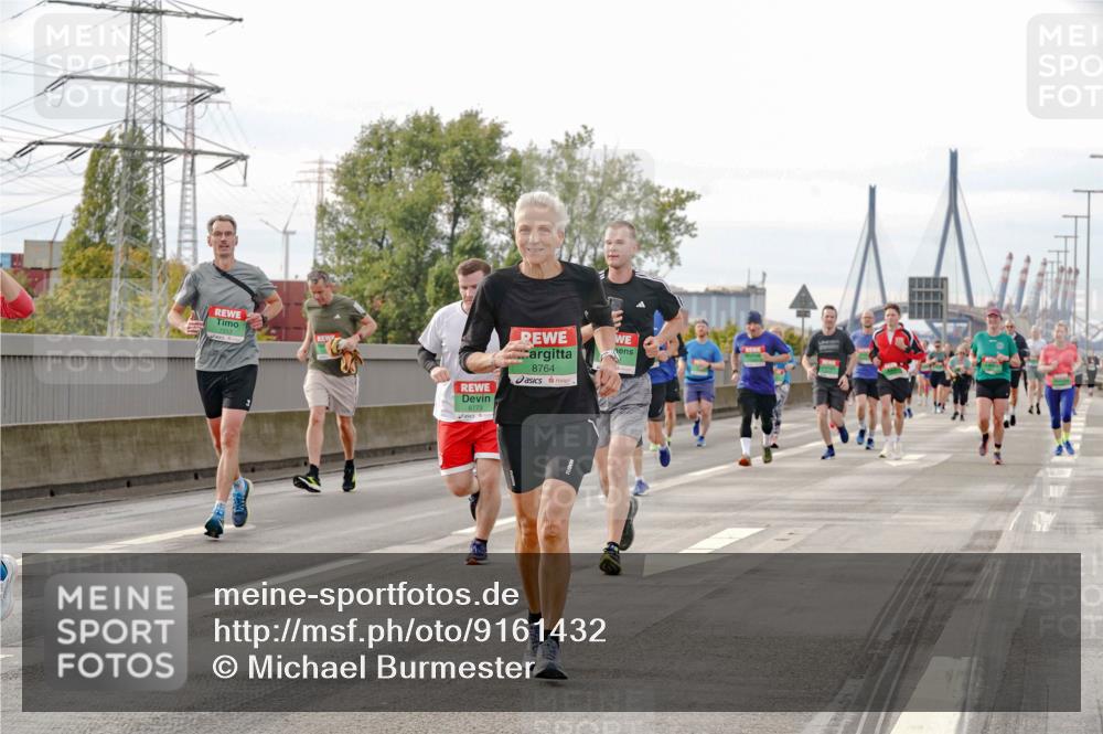 03.10.2025 - Köhlbrandbrückenlauf Michael Burmester http://msf.ph/oto/9161432 03.10.2025 15:59:44 Position 3 8773, 8764 meine-sportfotos.de