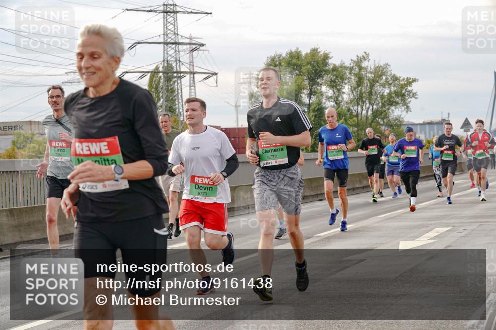 03.10.2025 - Köhlbrandbrückenlauf Michael Burmester http://msf.ph/oto/9161438 03.10.2025 15:59:45 Position 3 7253, 8773, 8772 meine-sportfotos.de
