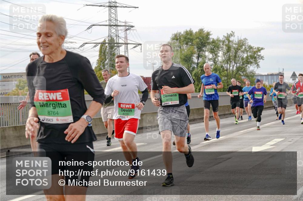 03.10.2025 - Köhlbrandbrückenlauf Michael Burmester http://msf.ph/oto/9161439 03.10.2025 15:59:46 Position 3 8764, 8773, 8772 meine-sportfotos.de