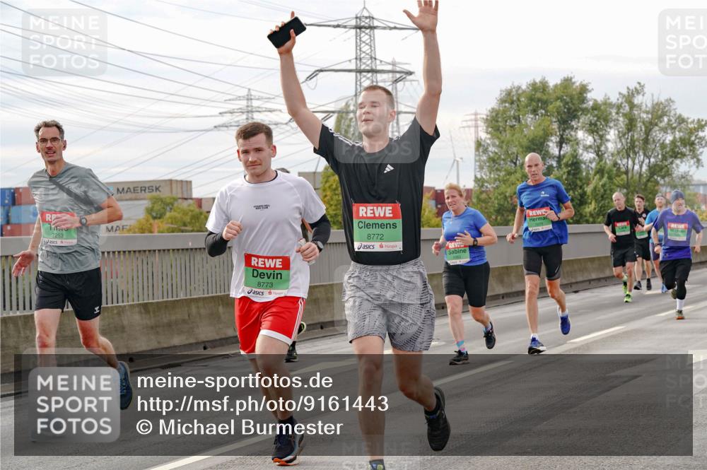 03.10.2025 - Köhlbrandbrückenlauf Michael Burmester http://msf.ph/oto/9161443 03.10.2025 15:59:46 Position 3 7253, 8773, 8772, 7879 meine-sportfotos.de