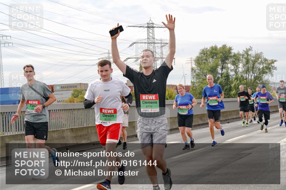 03.10.2025 - Köhlbrandbrückenlauf Michael Burmester http://msf.ph/oto/9161444 03.10.2025 15:59:46 Position 3 8772, 8773 meine-sportfotos.de
