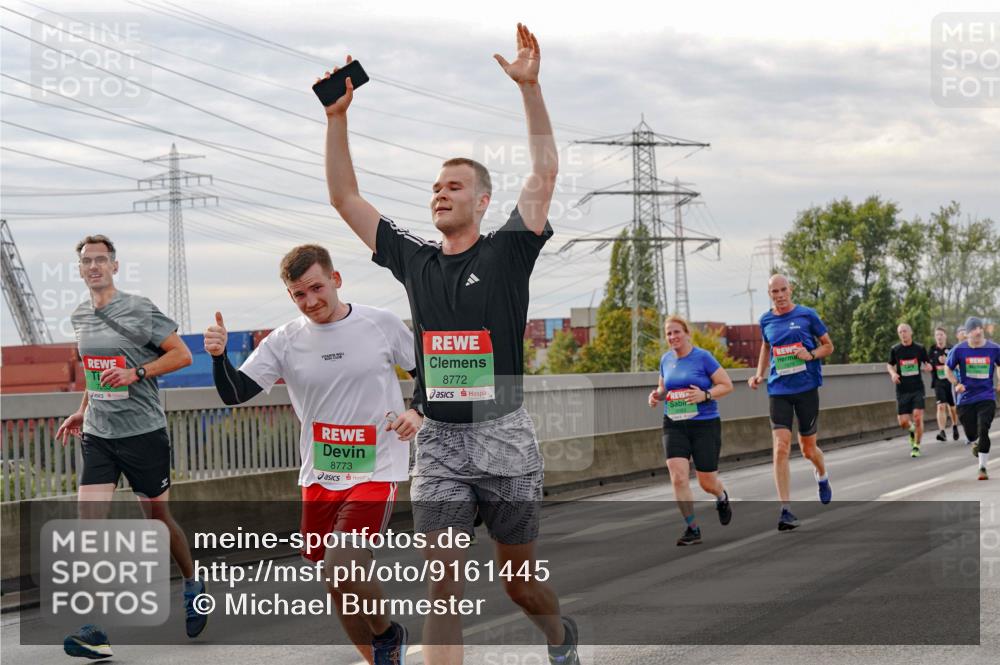 03.10.2025 - Köhlbrandbrückenlauf Michael Burmester http://msf.ph/oto/9161445 03.10.2025 15:59:47 Position 3 8773, 8772 meine-sportfotos.de