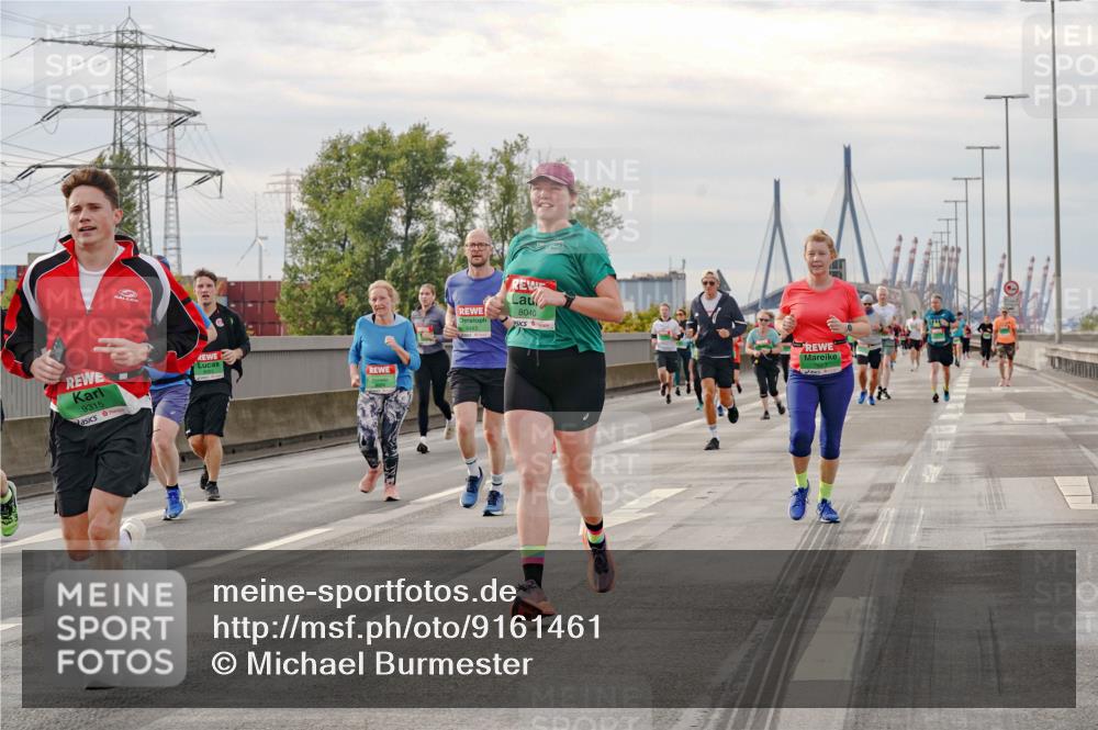 03.10.2025 - Köhlbrandbrückenlauf Michael Burmester http://msf.ph/oto/9161461 03.10.2025 15:59:52 Position 3 9315, 9493, 8040 meine-sportfotos.de
