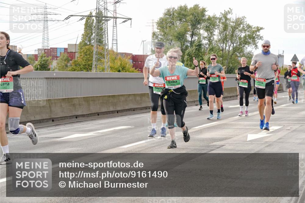 03.10.2025 - Köhlbrandbrückenlauf Michael Burmester http://msf.ph/oto/9161490 03.10.2025 16:00:01 Position 3 7252, 8093, 8084, 9054 meine-sportfotos.de