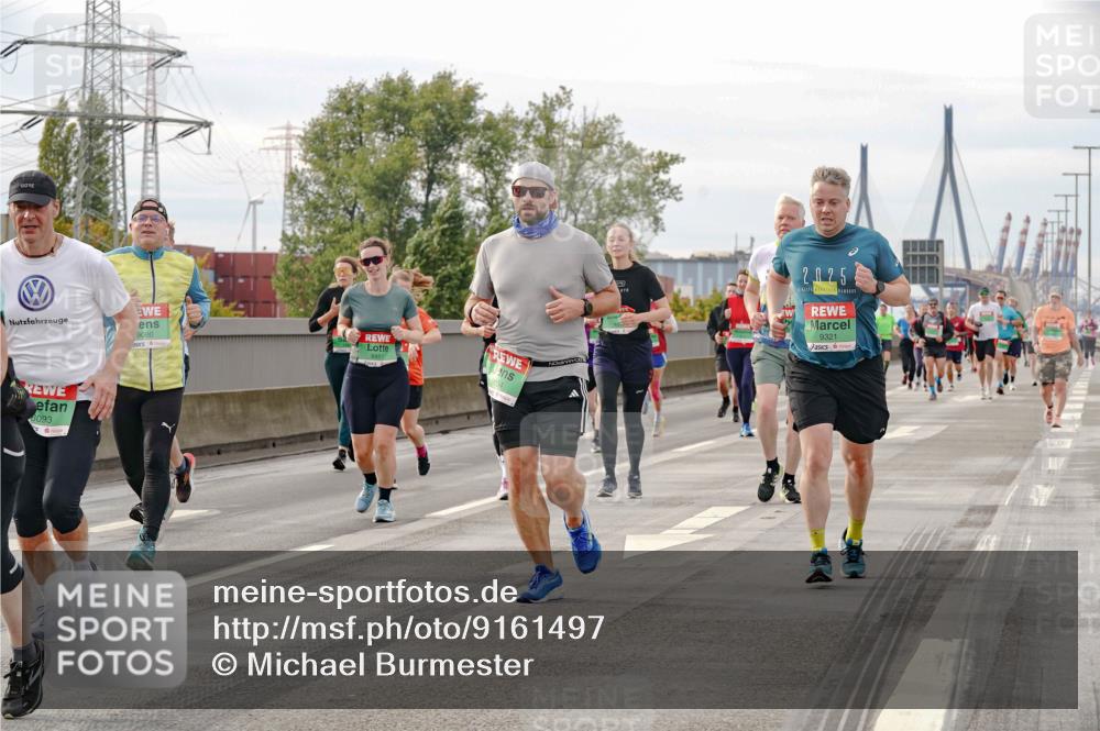 03.10.2025 - Köhlbrandbrückenlauf Michael Burmester http://msf.ph/oto/9161497 03.10.2025 16:00:03 Position 3 9080, 8093, 2025, 9321 meine-sportfotos.de