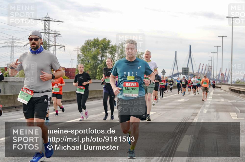 03.10.2025 - Köhlbrandbrückenlauf Michael Burmester http://msf.ph/oto/9161503 03.10.2025 16:00:05 Position 3 9054, 151, 2025, 9321 meine-sportfotos.de
