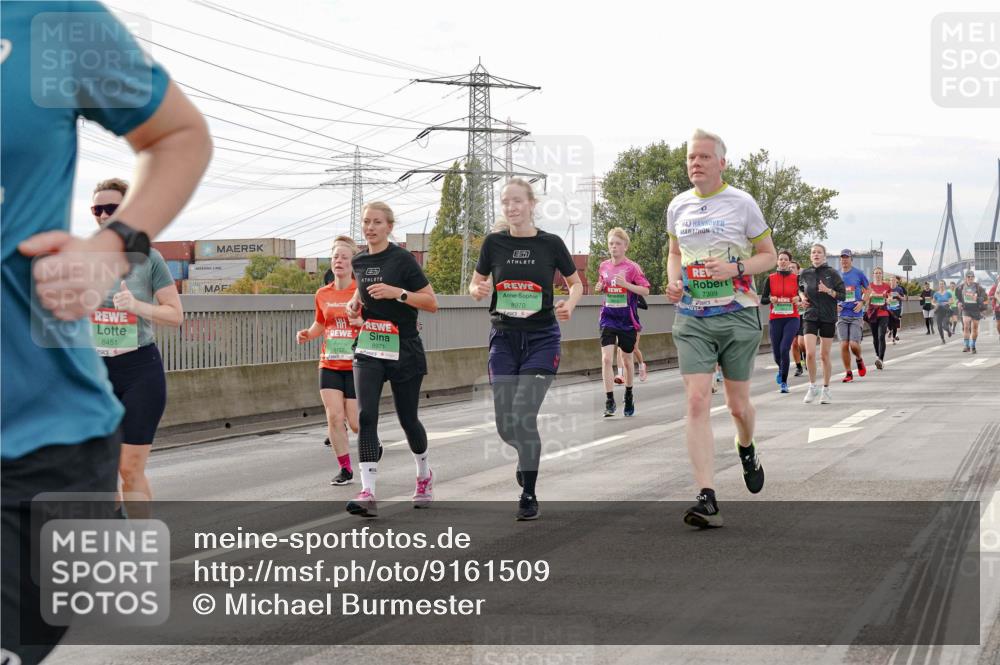 03.10.2025 - Köhlbrandbrückenlauf Michael Burmester http://msf.ph/oto/9161509 03.10.2025 16:00:07 Position 3 8451, 7, 8971, 7399, 8970 meine-sportfotos.de