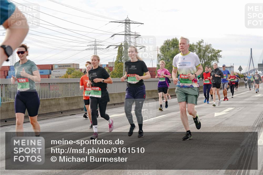 03.10.2025 - Köhlbrandbrückenlauf Michael Burmester http://msf.ph/oto/9161510 03.10.2025 16:00:07 Position 3 8451, 8970, 8971, 7399 meine-sportfotos.de