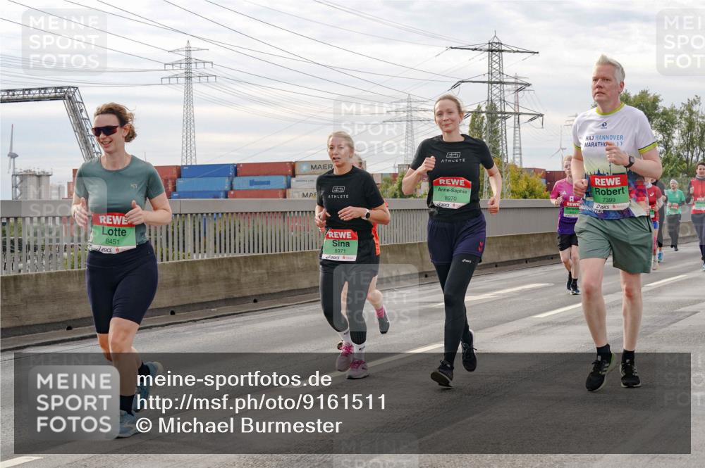 03.10.2025 - Köhlbrandbrückenlauf Michael Burmester http://msf.ph/oto/9161511 03.10.2025 16:00:08 Position 3 8451, 8970, 8971, 7399 meine-sportfotos.de
