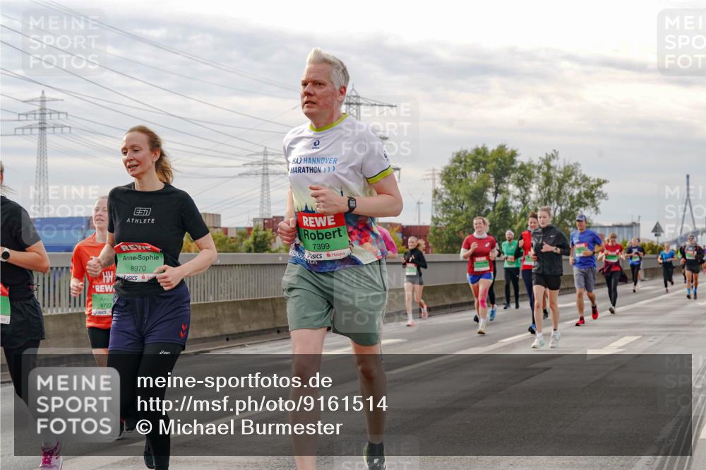 03.10.2025 - Köhlbrandbrückenlauf Michael Burmester http://msf.ph/oto/9161514 03.10.2025 16:00:08 Position 3 0, 7, 8970, 9727, 7399 meine-sportfotos.de