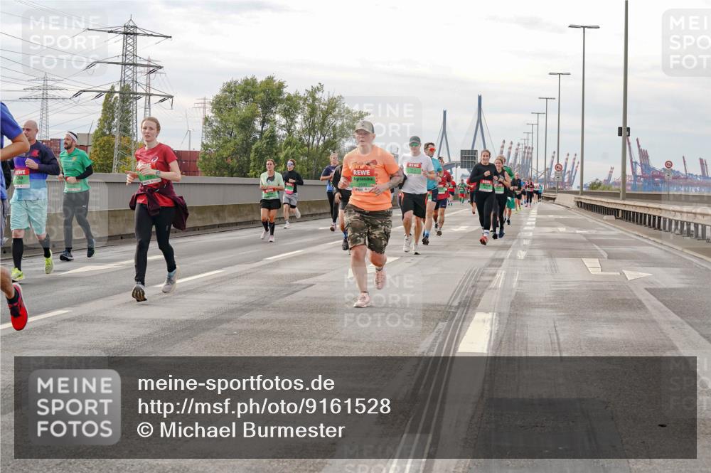03.10.2025 - Köhlbrandbrückenlauf Michael Burmester http://msf.ph/oto/9161528 03.10.2025 16:00:15 Position 3 7692 meine-sportfotos.de