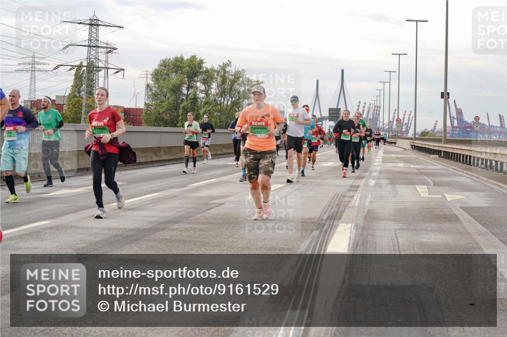 03.10.2025 - Köhlbrandbrückenlauf Michael Burmester http://msf.ph/oto/9161529 03.10.2025 16:00:15 Position 3 7459, 7692 meine-sportfotos.de