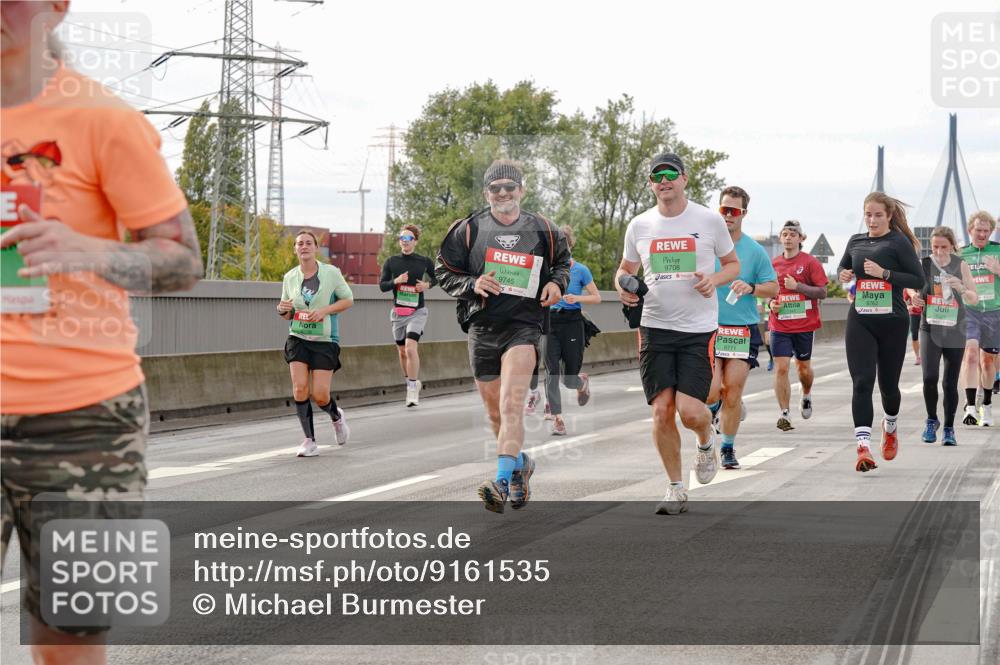 03.10.2025 - Köhlbrandbrückenlauf Michael Burmester http://msf.ph/oto/9161535 03.10.2025 16:00:17 Position 3 9745, 9708, 8771 meine-sportfotos.de
