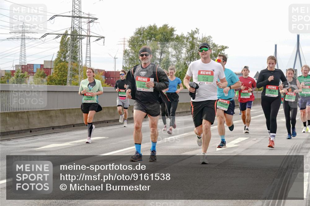 03.10.2025 - Köhlbrandbrückenlauf Michael Burmester http://msf.ph/oto/9161538 03.10.2025 16:00:17 Position 3 9708, 9745, 8771 meine-sportfotos.de