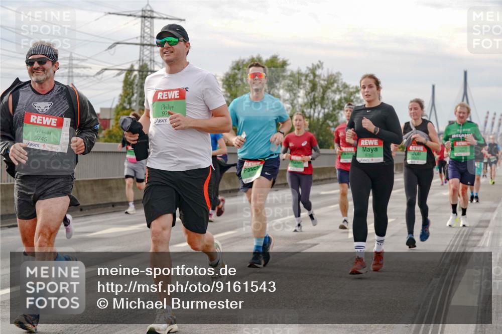 03.10.2025 - Köhlbrandbrückenlauf Michael Burmester http://msf.ph/oto/9161543 03.10.2025 16:00:19 Position 3 9745, 978, 8762 meine-sportfotos.de
