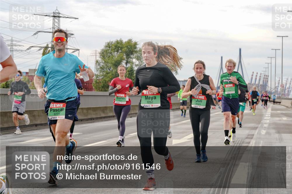 03.10.2025 - Köhlbrandbrückenlauf Michael Burmester http://msf.ph/oto/9161546 03.10.2025 16:00:20 Position 3 8771, 8762, 9325 meine-sportfotos.de