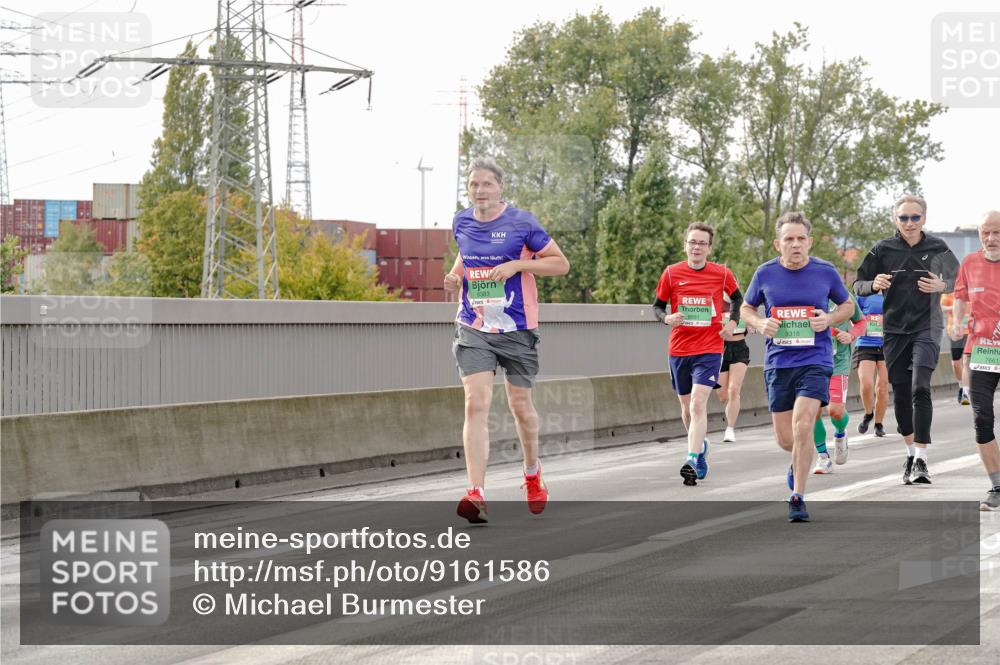 03.10.2025 - Köhlbrandbrückenlauf Michael Burmester http://msf.ph/oto/9161586 03.10.2025 16:00:35 Position 3 9383, 9318, 7661 meine-sportfotos.de