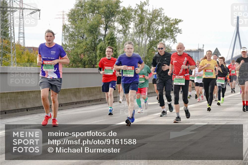 03.10.2025 - Köhlbrandbrückenlauf Michael Burmester http://msf.ph/oto/9161588 03.10.2025 16:00:36 Position 3 9383, 9318, 7661 meine-sportfotos.de