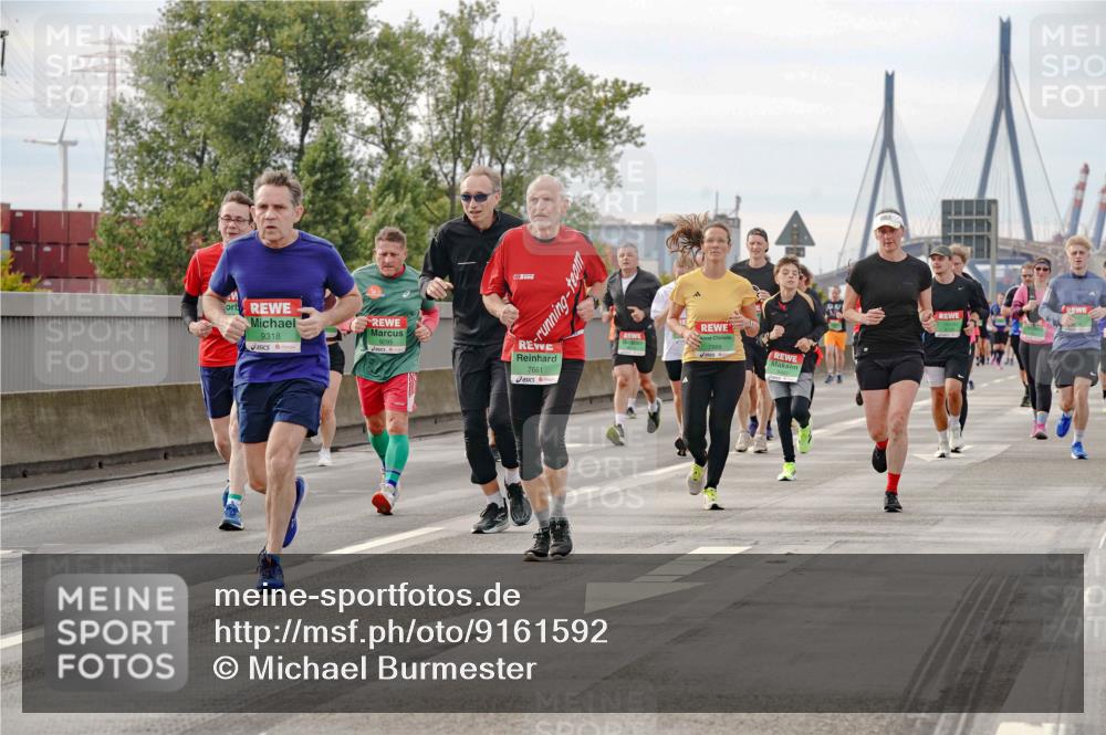 03.10.2025 - Köhlbrandbrückenlauf Michael Burmester http://msf.ph/oto/9161592 03.10.2025 16:00:37 Position 3 9318, 7661, 7886 meine-sportfotos.de