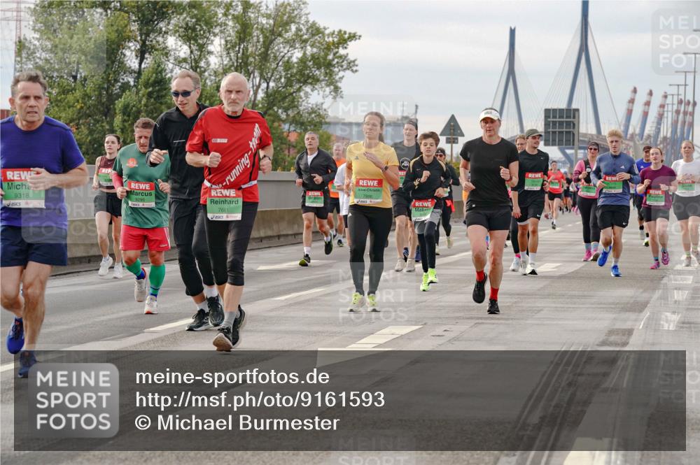 03.10.2025 - Köhlbrandbrückenlauf Michael Burmester http://msf.ph/oto/9161593 03.10.2025 16:00:38 Position 3 9318, 9295, 7661, 7886 meine-sportfotos.de