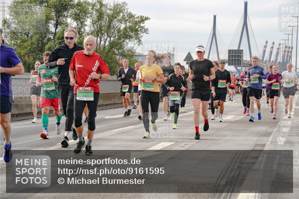 03.10.2025 - Köhlbrandbrückenlauf Michael Burmester http://msf.ph/oto/9161595 03.10.2025 16:00:38 Position 3 9295, 7661, 7886 meine-sportfotos.de