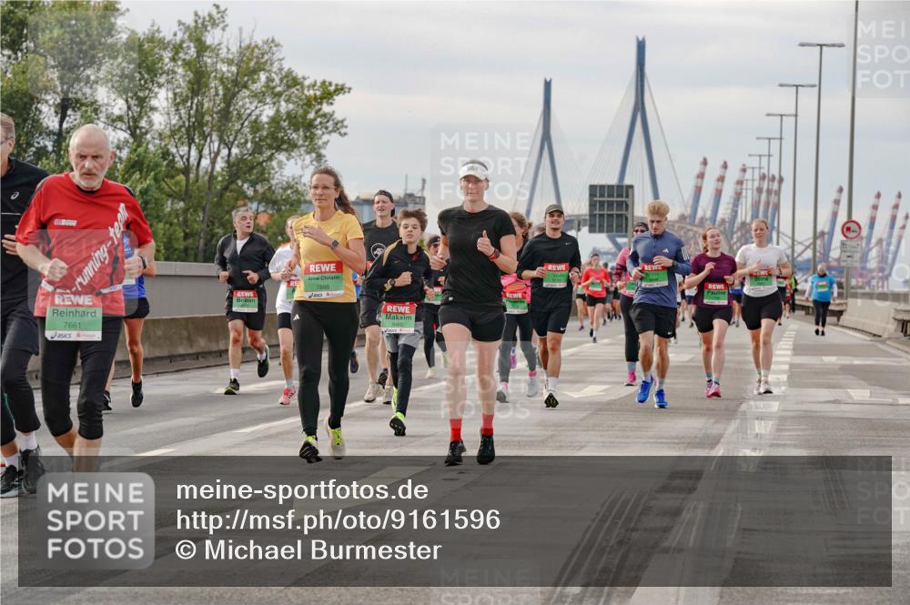 03.10.2025 - Köhlbrandbrückenlauf Michael Burmester http://msf.ph/oto/9161596 03.10.2025 16:00:38 Position 3 7661, 7886, 9460 meine-sportfotos.de