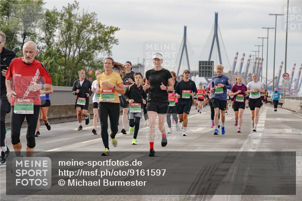 03.10.2025 - Köhlbrandbrückenlauf Michael Burmester http://msf.ph/oto/9161597 03.10.2025 16:00:39 Position 3 7661, 7886, 9460 meine-sportfotos.de
