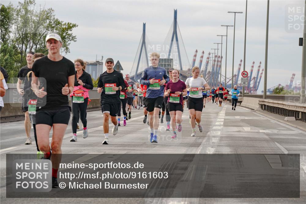 03.10.2025 - Köhlbrandbrückenlauf Michael Burmester http://msf.ph/oto/9161603 03.10.2025 16:00:41 Position 3 12 meine-sportfotos.de