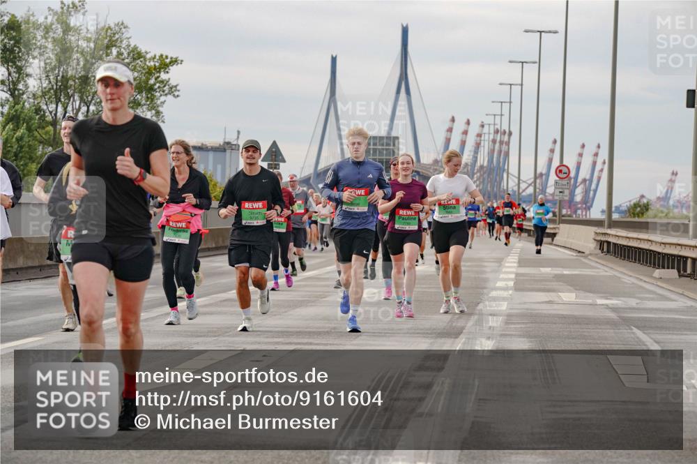 03.10.2025 - Köhlbrandbrückenlauf Michael Burmester http://msf.ph/oto/9161604 03.10.2025 16:00:41 Position 3 12, 5 meine-sportfotos.de