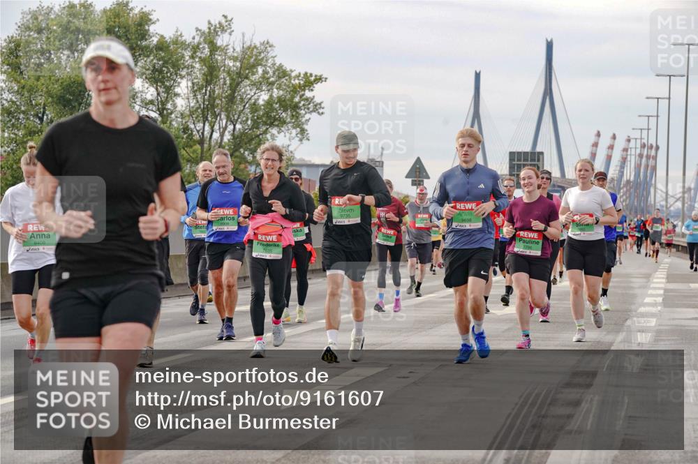 03.10.2025 - Köhlbrandbrückenlauf Michael Burmester http://msf.ph/oto/9161607 03.10.2025 16:00:42 Position 3 8408, 7635, 9735, 9698 meine-sportfotos.de
