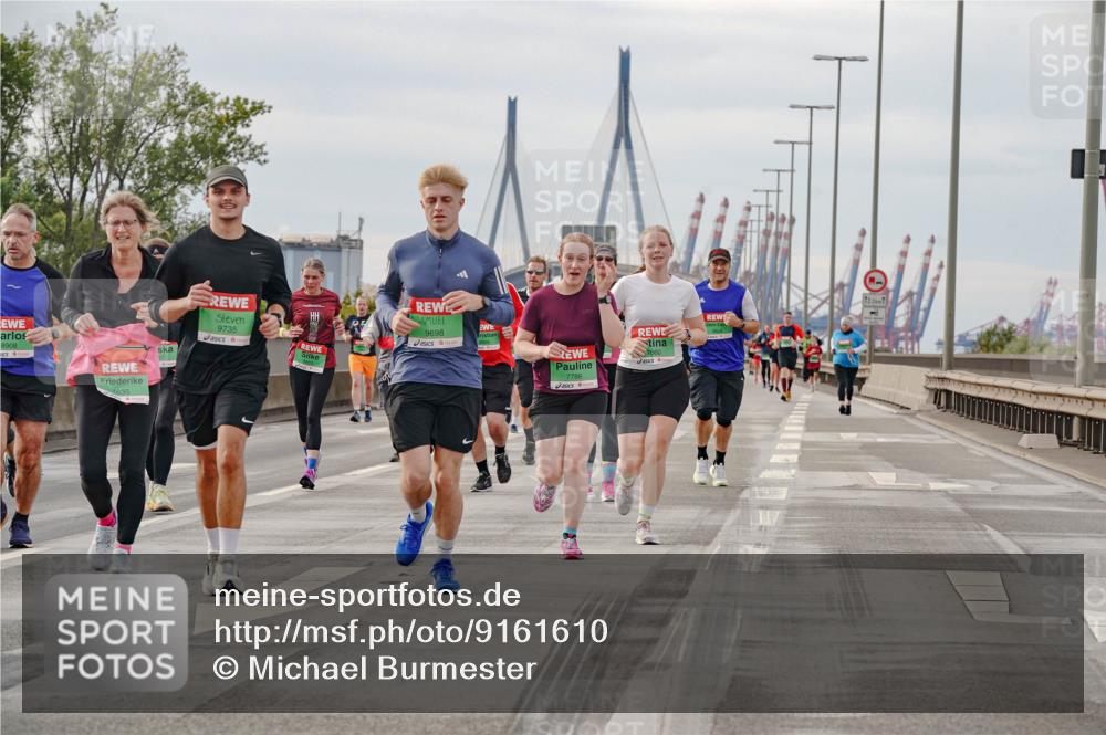 03.10.2025 - Köhlbrandbrückenlauf Michael Burmester http://msf.ph/oto/9161610 03.10.2025 16:00:43 Position 3 8908, 7635, 9698, 9735, 7786 meine-sportfotos.de