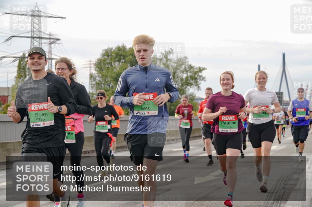 03.10.2025 - Köhlbrandbrückenlauf Michael Burmester http://msf.ph/oto/9161619 03.10.2025 16:00:47 Position 3 9735, 5, 9698, 7786, 7660 meine-sportfotos.de
