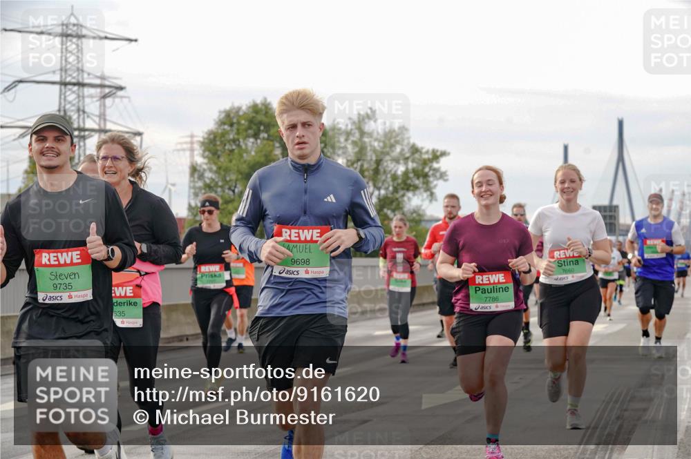 03.10.2025 - Köhlbrandbrückenlauf Michael Burmester http://msf.ph/oto/9161620 03.10.2025 16:00:47 Position 3 9735, 635, 9698, 7786, 7660 meine-sportfotos.de