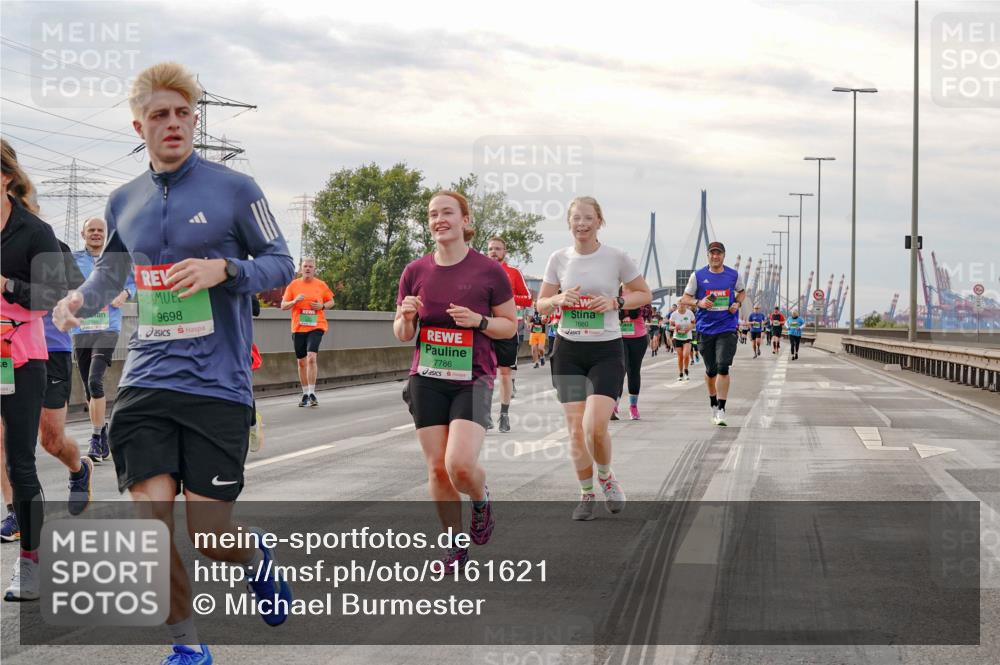 03.10.2025 - Köhlbrandbrückenlauf Michael Burmester http://msf.ph/oto/9161621 03.10.2025 16:00:48 Position 3 9698, 7660, 7786 meine-sportfotos.de