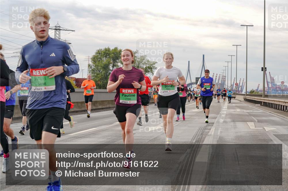 03.10.2025 - Köhlbrandbrückenlauf Michael Burmester http://msf.ph/oto/9161622 03.10.2025 16:00:48 Position 3 9698, 7786, 7660 meine-sportfotos.de