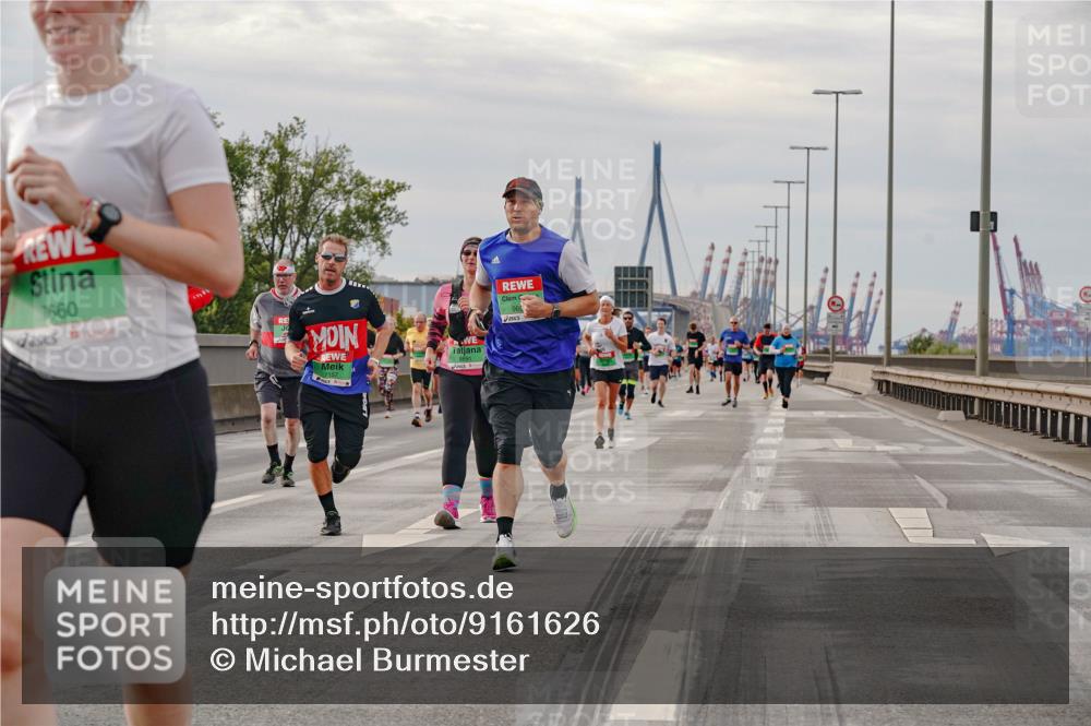 03.10.2025 - Köhlbrandbrückenlauf Michael Burmester http://msf.ph/oto/9161626 03.10.2025 16:00:50 Position 3 7660 meine-sportfotos.de