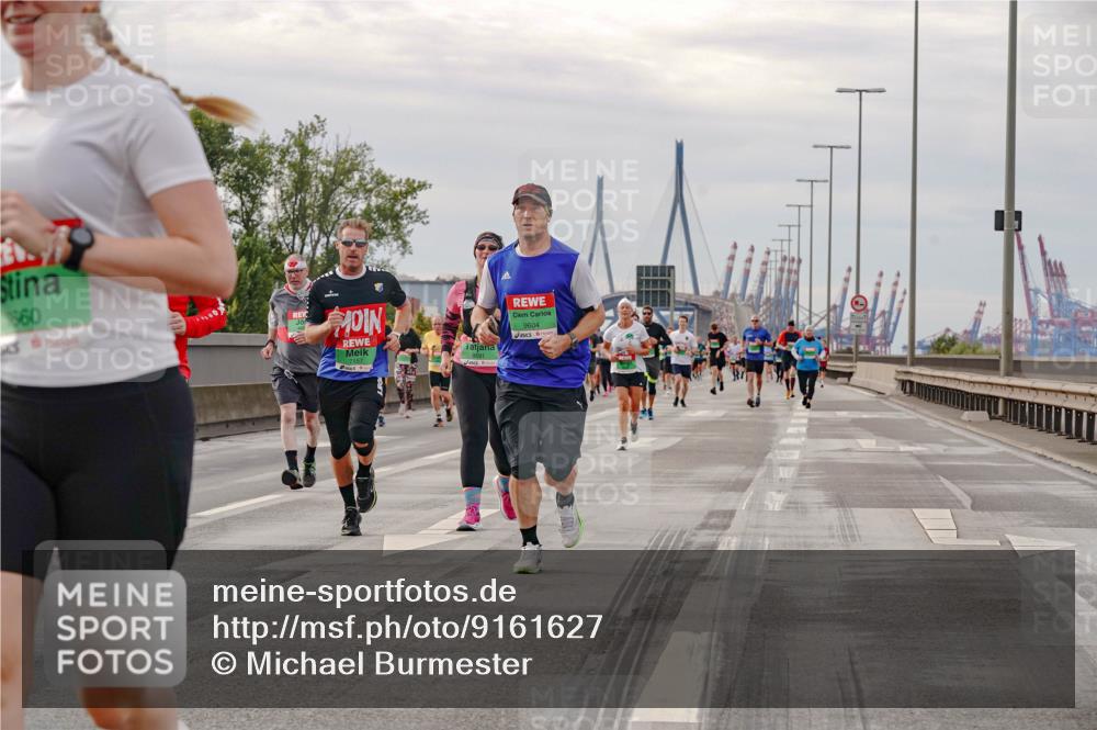 03.10.2025 - Köhlbrandbrückenlauf Michael Burmester http://msf.ph/oto/9161627 03.10.2025 16:00:50 Position 3 560, 9604 meine-sportfotos.de
