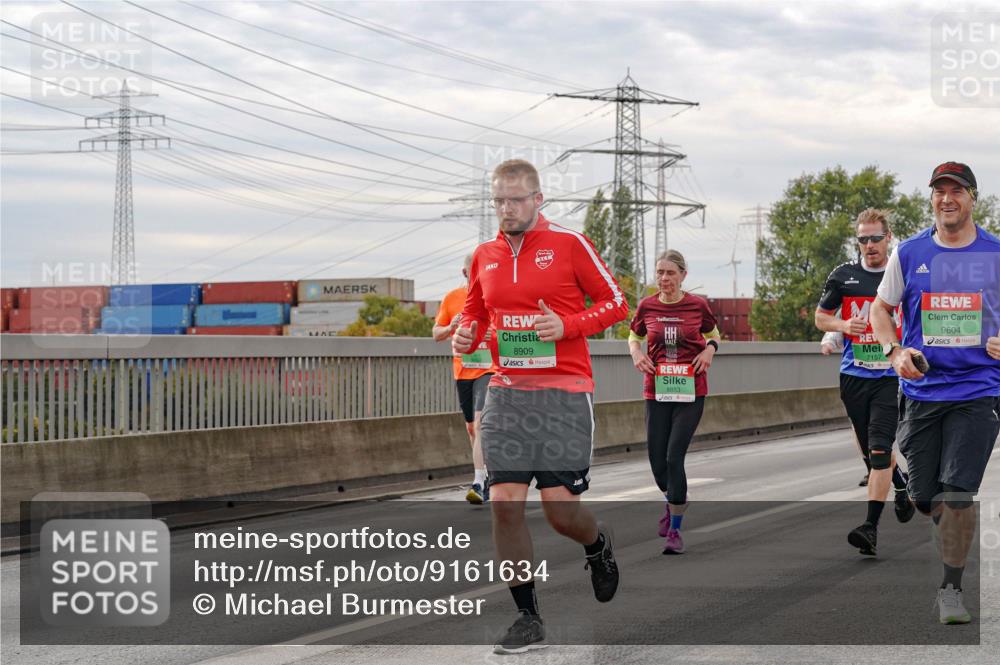 03.10.2025 - Köhlbrandbrückenlauf Michael Burmester http://msf.ph/oto/9161634 03.10.2025 16:00:52 Position 3 8909, 8853, 7157, 9604 meine-sportfotos.de