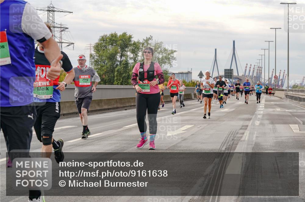 03.10.2025 - Köhlbrandbrückenlauf Michael Burmester http://msf.ph/oto/9161638 03.10.2025 16:00:53 Position 3 40, 7157, 1231, 8891 meine-sportfotos.de