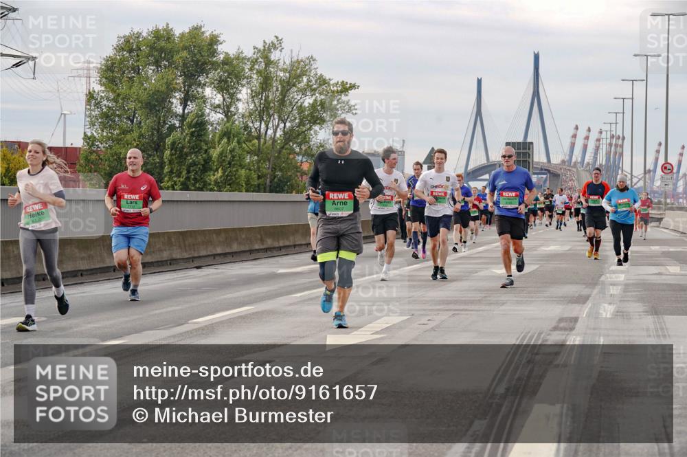 03.10.2025 - Köhlbrandbrückenlauf Michael Burmester http://msf.ph/oto/9161657 03.10.2025 16:01:01 Position 3 8700, 8607, 24, 12, 5 meine-sportfotos.de