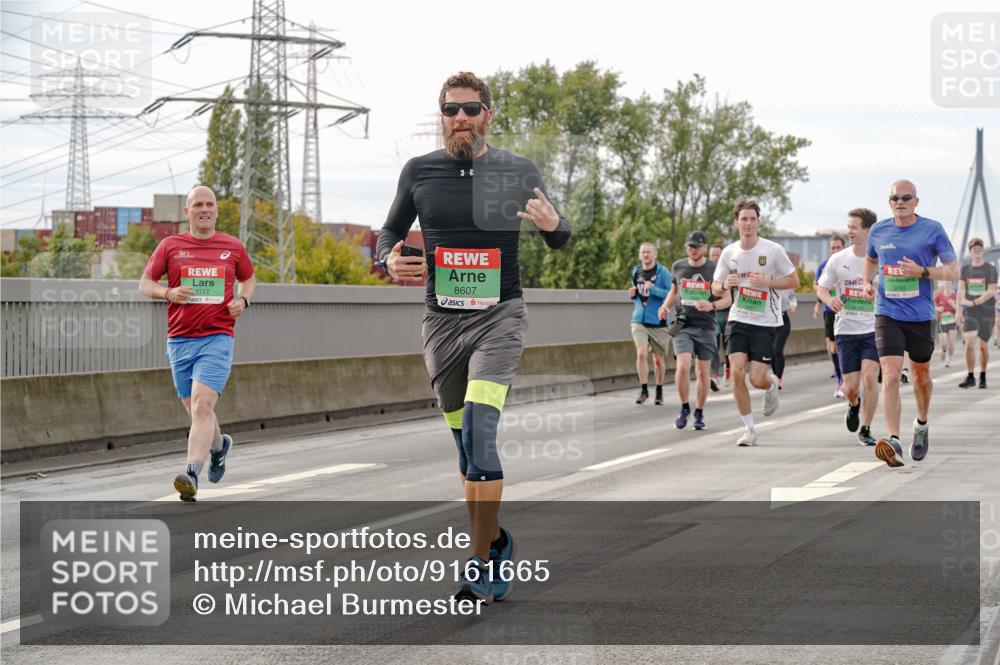 03.10.2025 - Köhlbrandbrückenlauf Michael Burmester http://msf.ph/oto/9161665 03.10.2025 16:01:04 Position 3 7717, 3, 9193, 8607 meine-sportfotos.de