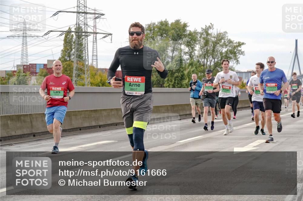 03.10.2025 - Köhlbrandbrückenlauf Michael Burmester http://msf.ph/oto/9161666 03.10.2025 16:01:04 Position 3 7717, 8607 meine-sportfotos.de